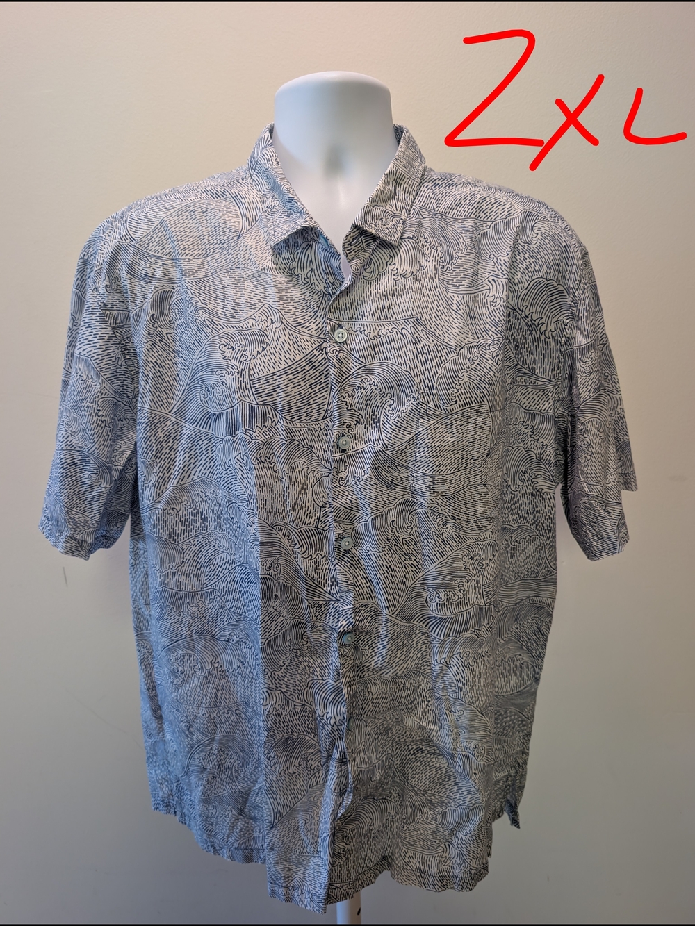 Tori Richard Navy and White Wave-Pattern Short-Sleeve Button-Down